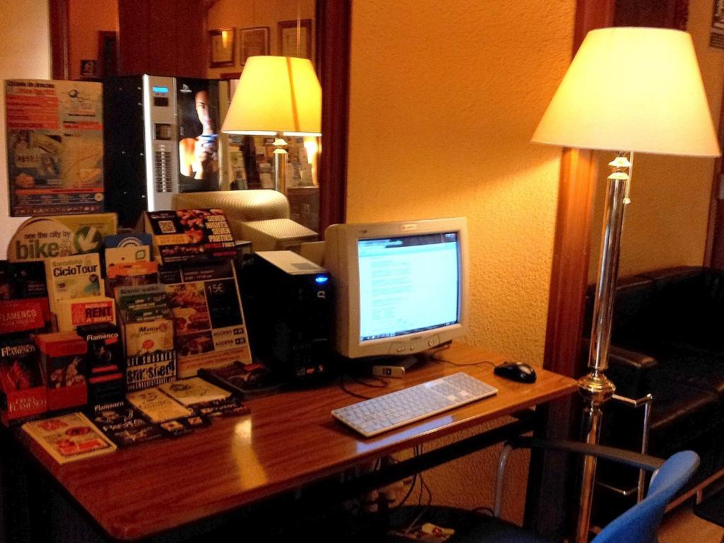 Hotel Toledano Ramblas Барселона Экстерьер фото